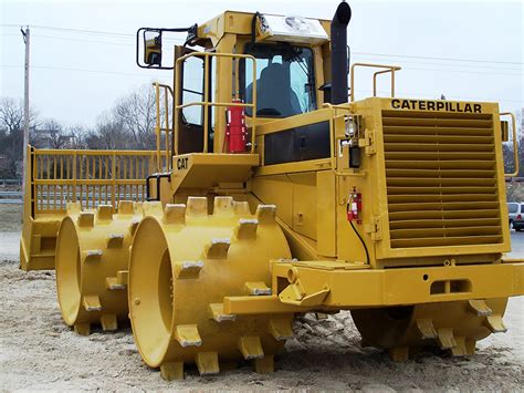 landfill track loader verses landfill compactor for compaction|826 Landfill Compactor .